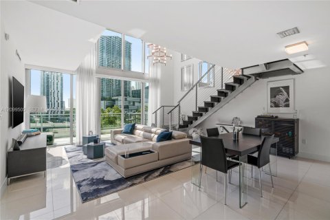Condo à Miami, Floride, 3 chambres  № 2400832