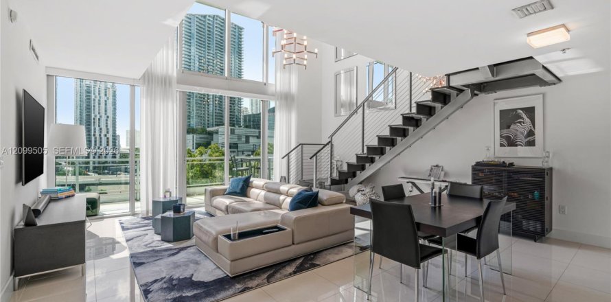 Condo à Miami, Floride, 3 chambres  № 2400832