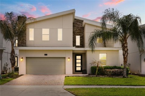 House in Davenport, Florida 8 bedrooms, 363.71 sq.m. № 2134736