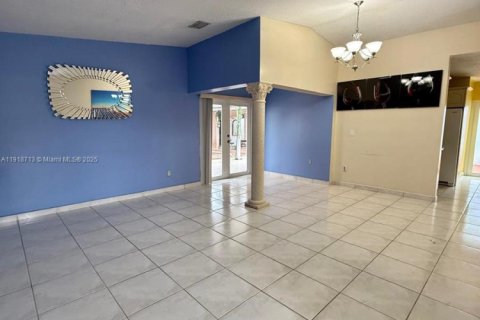 House in Miami, Florida 2 bedrooms, 107.4 sq.m. № 1973988 - photo 5