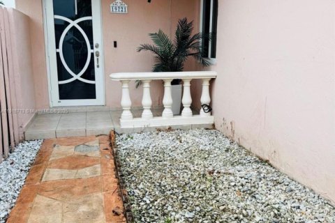 House in Miami, Florida 2 bedrooms, 107.4 sq.m. № 1973988 - photo 3