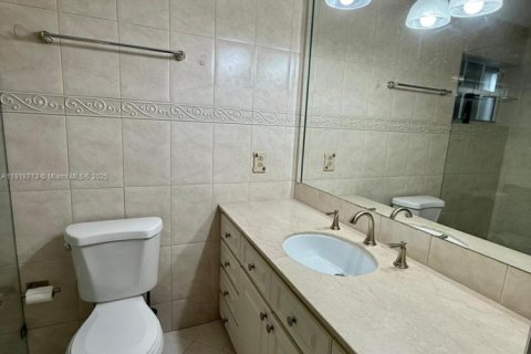 House in Miami, Florida 2 bedrooms, 107.4 sq.m. № 1973988 - photo 16