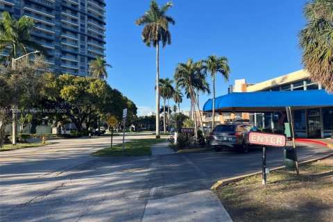 Copropriété à vendre à Hallandale Beach, Floride: 1 chambre, 29.73 m2 № 1985269 - photo 17