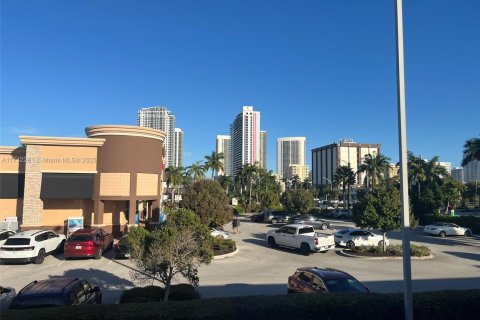 Copropriété à vendre à Hallandale Beach, Floride: 1 chambre, 29.73 m2 № 1985269 - photo 18