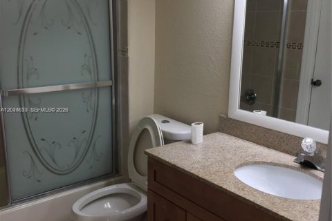 Condo in Sunrise, Florida, 2 bedrooms № 2174294 - photo 16
