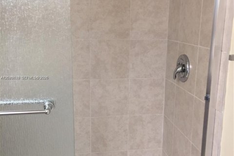 Condo in Sunrise, Florida, 2 bedrooms № 2174294 - photo 18