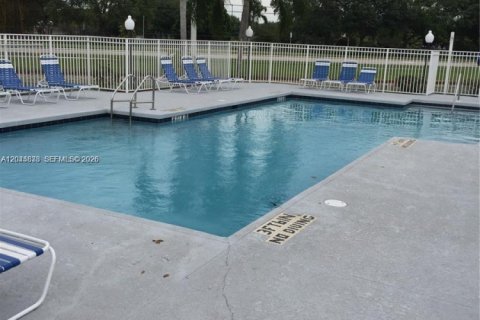 Condo in Sunrise, Florida, 2 bedrooms № 2174294 - photo 14