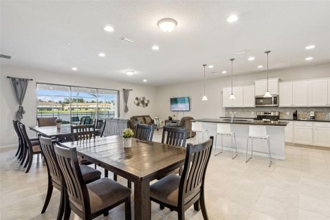 Villa ou maison à vendre à Kissimmee, Floride: 9 chambres, 407.93 m2 № 2430343 - photo 3
