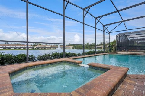 Villa ou maison à vendre à Kissimmee, Floride: 9 chambres, 407.93 m2 № 2430343 - photo 2