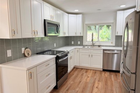 Villa ou maison à vendre à Mount Dora, Floride: 2 chambres, 124.12 m2 № 2425885 - photo 6