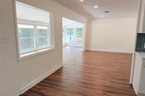 Villa ou maison à vendre à Mount Dora, Floride: 2 chambres, 124.12 m2 № 2425885 - photo 9