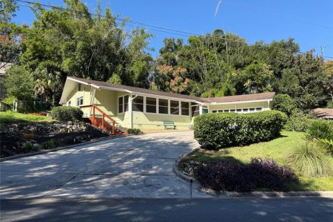 Villa ou maison à vendre à Mount Dora, Floride: 2 chambres, 124.12 m2 № 2425885 - photo 2