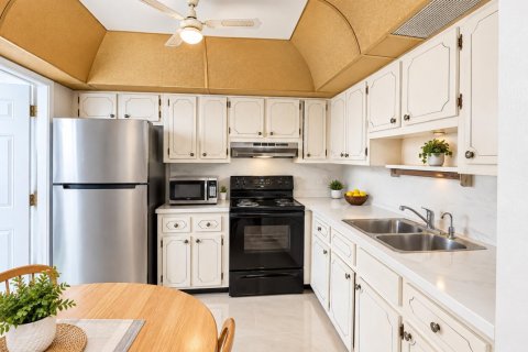 Condo in Lauderhill, Florida, 1 bedroom № 2370194 - photo 7