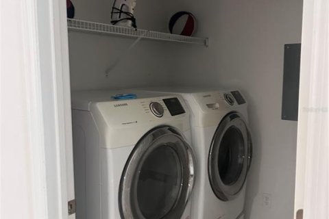 Touwnhouse à vendre à Kissimmee, Floride: 3 chambres, 119.94 m2 № 2111445 - photo 3