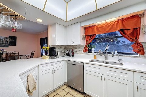 House in Holiday, Florida 3 bedrooms, 179.3 sq.m. № 1734273 - photo 23