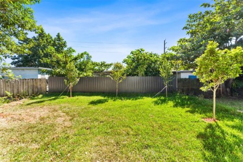 Villa ou maison à vendre à Miami, Floride: 4 chambres, 149.76 m2 № 1963710 - photo 23