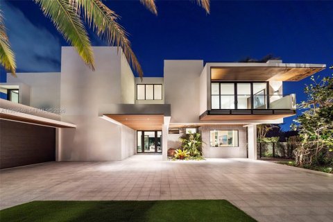 Купить виллу или дом в Голден-Бич, Флорида 6 спален, 711.35м2, № 2052285 - фото 29