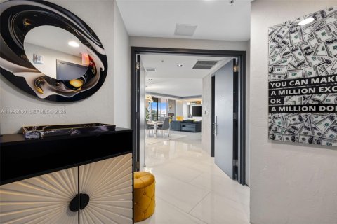 Купить кондоминиум в Форт-Лодердейл, Флорида 3 спальни, 209.12м2, № 2060822 - фото 2