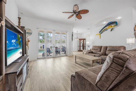 House in New Smyrna Beach, Florida 3 bedrooms, 163.88 sq.m. № 1765109 - photo 15