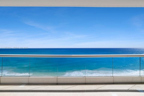 Condo à Sunny Isles Beach, Floride, 3 chambres  № 2047486