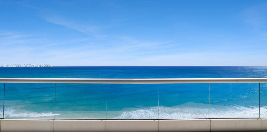 Condo à Sunny Isles Beach, Floride, 3 chambres  № 2047486