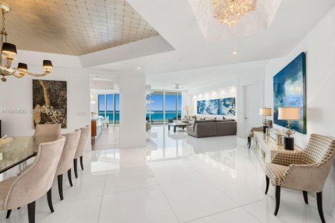 Copropriété à vendre à Sunny Isles Beach, Floride: 3 chambres, 323.3 m2 № 2047486 - photo 3