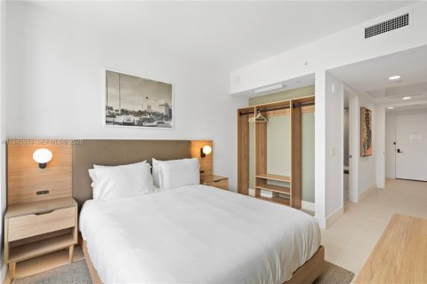 Condo in Miami, Florida, 3 bedrooms  № 2052794 - photo 28