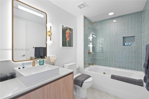 Condo in Miami, Florida, 3 bedrooms  № 2052794 - photo 10
