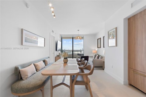 Condo in Miami, Florida, 3 bedrooms  № 2052794 - photo 14