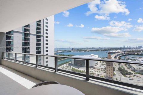 Condo in Miami, Florida, 3 bedrooms  № 2052794