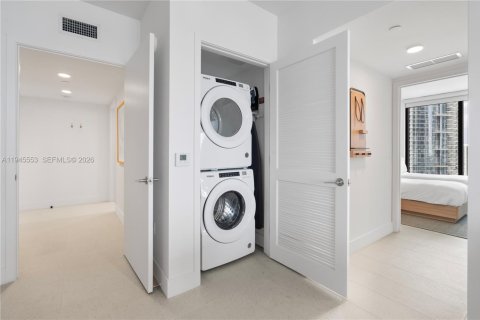 Condo in Miami, Florida, 3 bedrooms  № 2052794 - photo 9