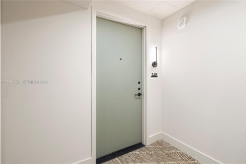 Condo in Miami, Florida, 3 bedrooms  № 2052794 - photo 30