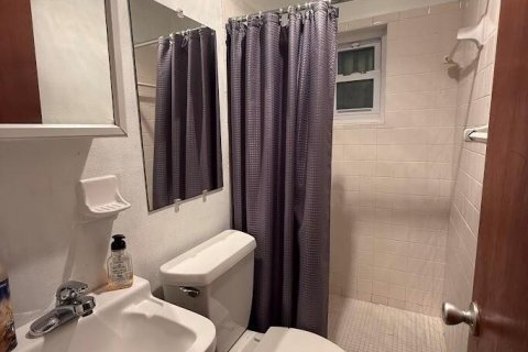 House in Jensen Beach, Florida 3 bedrooms, 86.58 sq.m. № 2401242 - photo 21