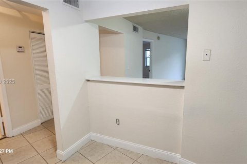 Copropriété à louer à Sunrise, Floride: 1 chambre, 77.11 m2 № 1984561 - photo 6