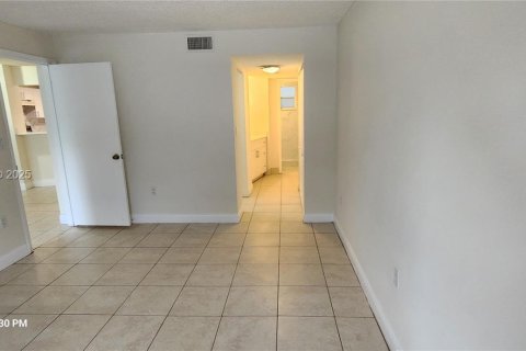 Copropriété à louer à Sunrise, Floride: 1 chambre, 77.11 m2 № 1984561 - photo 24