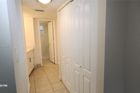 Copropriété à louer à Sunrise, Floride: 1 chambre, 77.11 m2 № 1984561 - photo 25