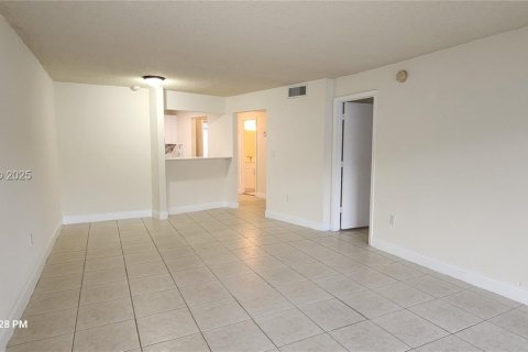 Copropriété à louer à Sunrise, Floride: 1 chambre, 77.11 m2 № 1984561 - photo 17