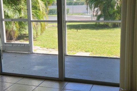 Copropriété à louer à Sunrise, Floride: 1 chambre, 77.11 m2 № 1984561 - photo 16