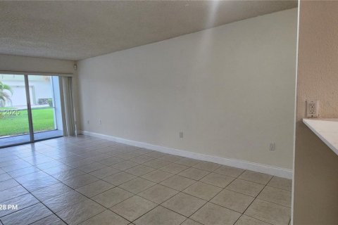 Copropriété à louer à Sunrise, Floride: 1 chambre, 77.11 m2 № 1984561 - photo 12