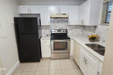 Copropriété à louer à Sunrise, Floride: 1 chambre, 77.11 m2 № 1984561 - photo 5