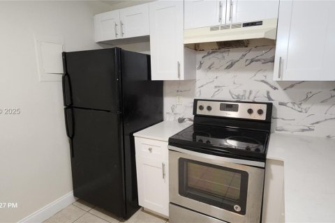 Copropriété à louer à Sunrise, Floride: 1 chambre, 77.11 m2 № 1984561 - photo 3