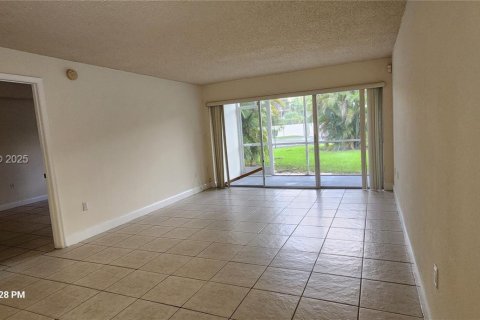 Copropriété à louer à Sunrise, Floride: 1 chambre, 77.11 m2 № 1984561 - photo 13