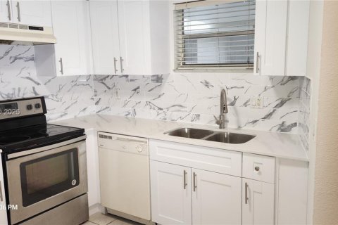 Copropriété à louer à Sunrise, Floride: 1 chambre, 77.11 m2 № 1984561 - photo 2