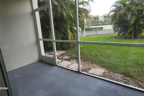 Copropriété à louer à Sunrise, Floride: 1 chambre, 77.11 m2 № 1984561 - photo 14
