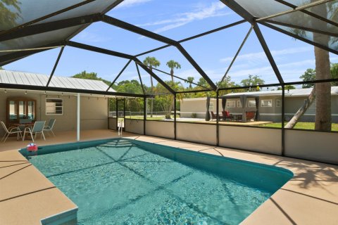 Casa en St. Lucie, Florida 3 dormitorios, 173.73 m2 № 2333036