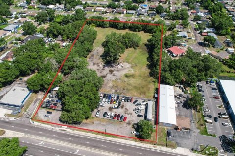 Commercial property in Tampa, Florida 62.43 sq.m. № 1217940 - photo 1