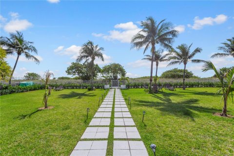 Condo in Surfside, Florida, 1 bedroom  № 1714946 - photo 30