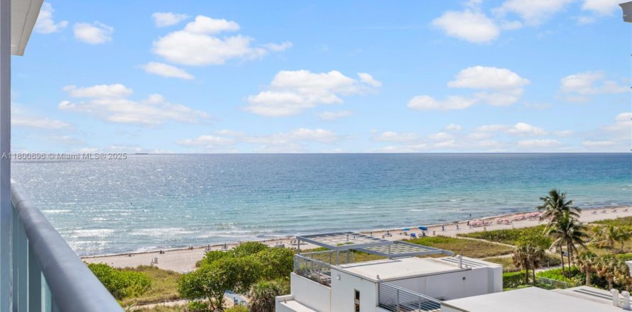 Condo in Surfside, Florida, 1 bedroom  № 1714946
