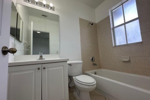 Touwnhouse à louer à Homestead, Floride: 2 chambres, 119.84 m2 № 1936933 - photo 20