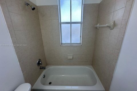 Touwnhouse à louer à Homestead, Floride: 2 chambres, 119.84 m2 № 1936933 - photo 21